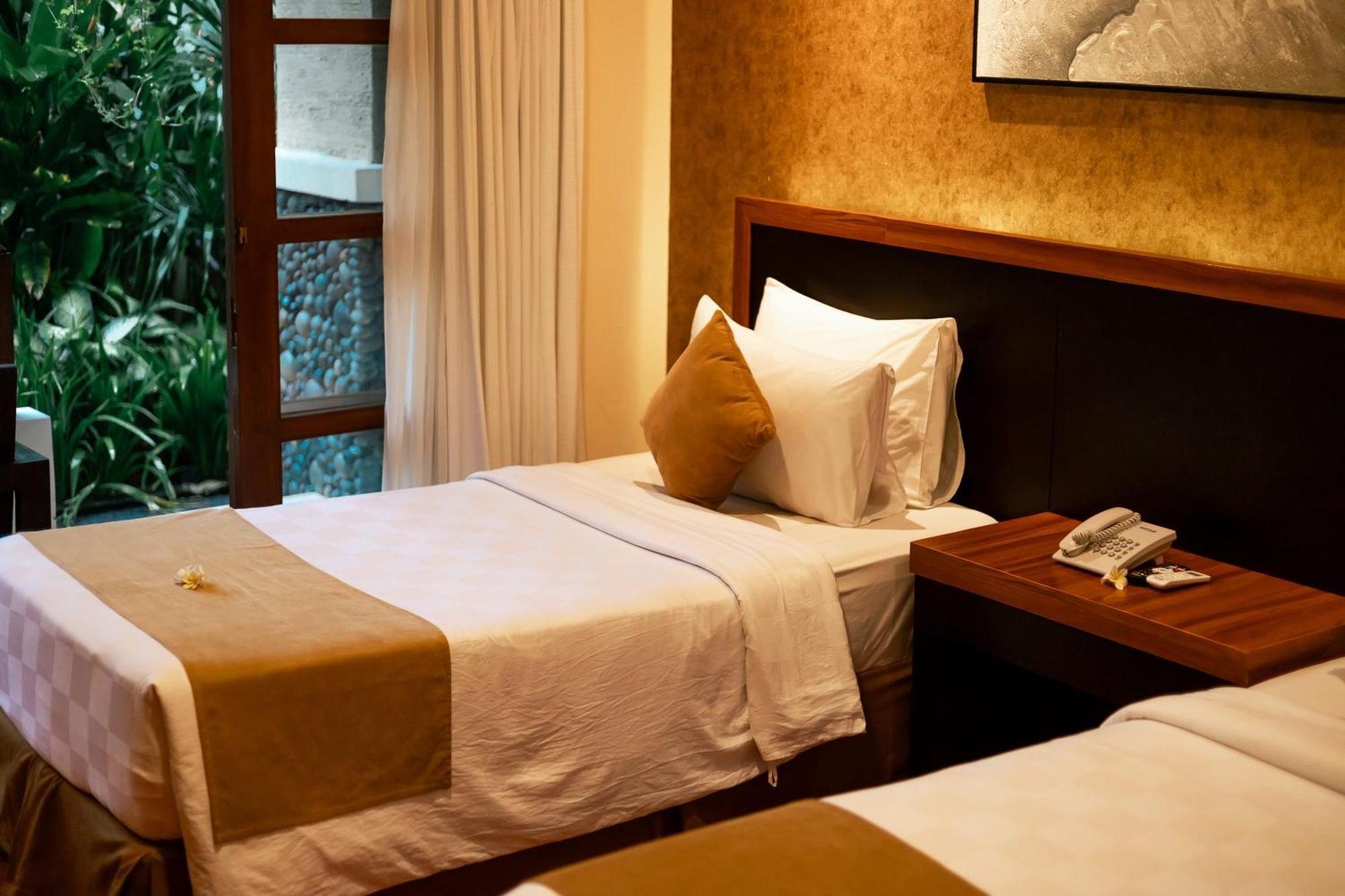 Hotel Fourteen Roses 3*