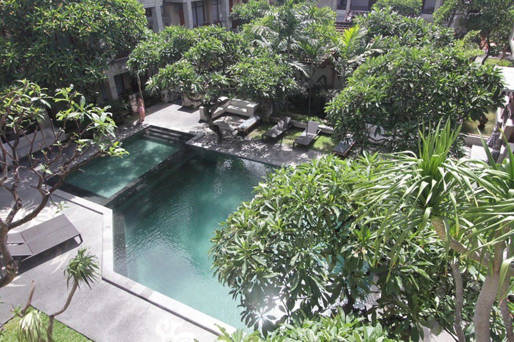 Fourteen Roses Hotel Legian